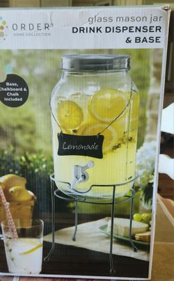 1.5 Gallon Glass Beverage Dispenser With Stand