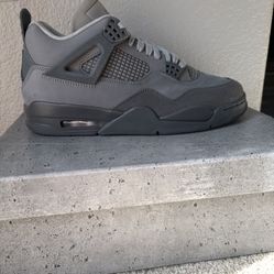 Jordan 4 