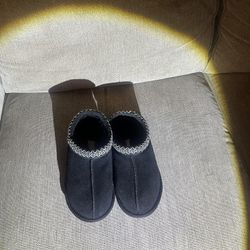 Black Ugg Slippers Size 7