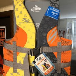 Adult Small To Medium Stearns Life Jackets New With Tags