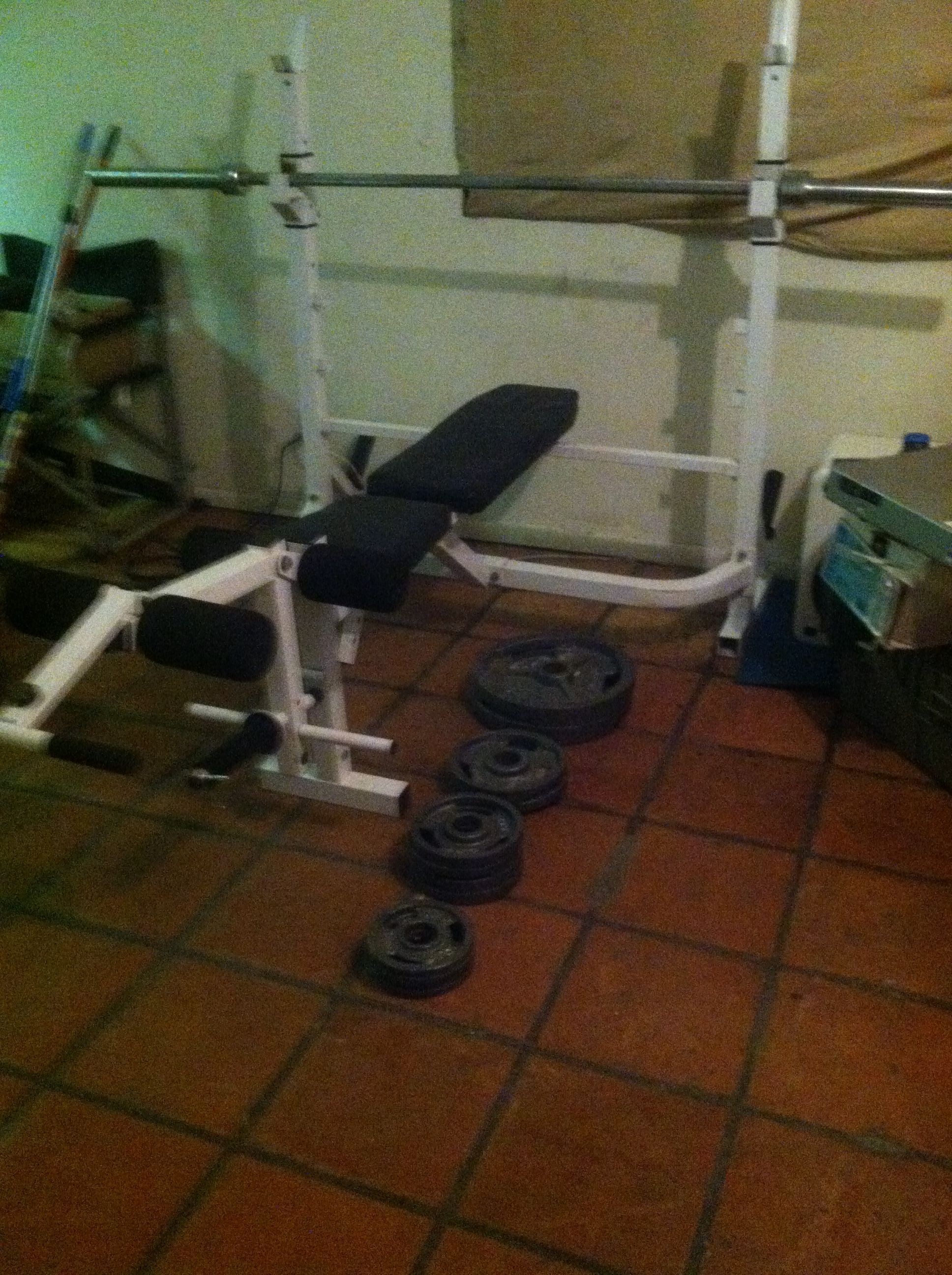 Hibbett sports weight bench and weights for Sale in Tempe AZ OfferUp