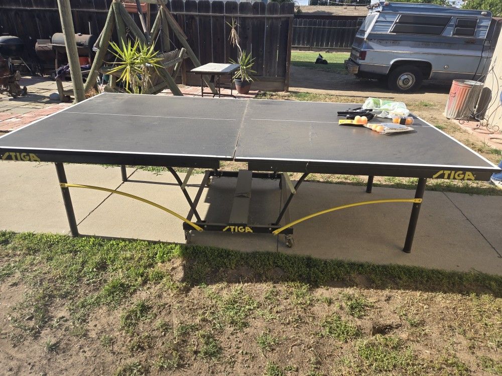 Stiga Ping Pong Table