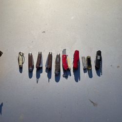 Assortment Of small Pocket Knifes 