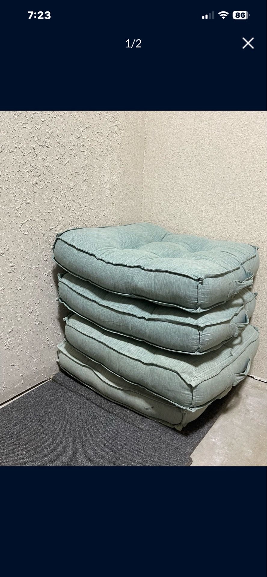 Set of 4 large comfortable cushions