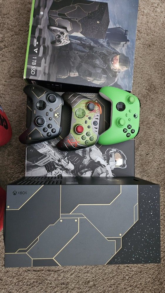 Xbox Series X Halo Edition