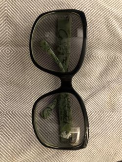 Coach HC 8026 Sunglasses