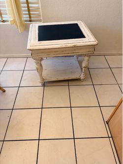 Whitewash Farm Work, end table and living room Whitewash Farm style end table and living room