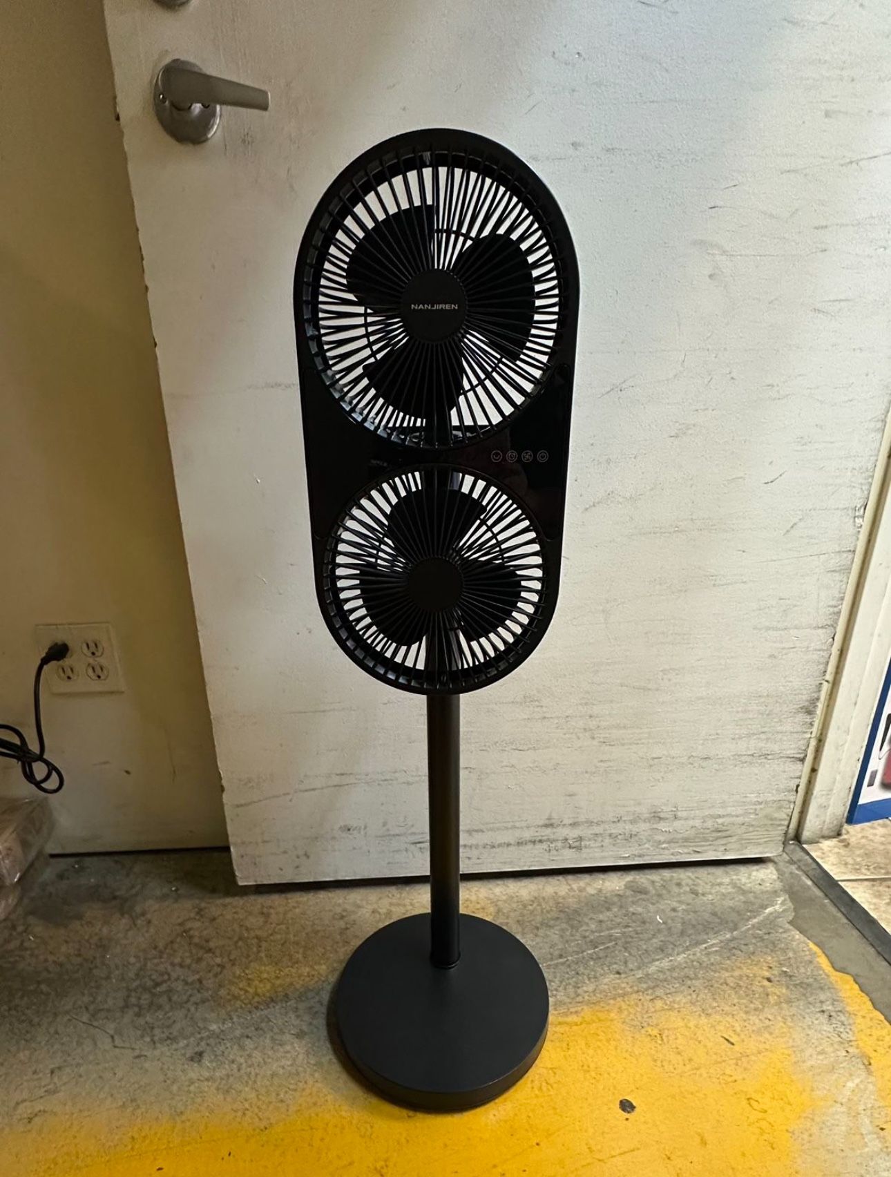 2 Air Ports Oscillating Fan, New