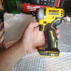 Dewalt DCF809 ATOMIC 20V MAX Cordless Brushless Compact 1/4 in. Impact Driver