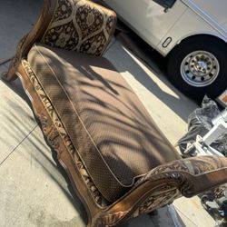 Vintage Carved Birch Chaise Or Daybed 