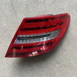 2008-2011 Mercedes C63 AMG LED Tail Light Assembly Right RH Passenger OEM