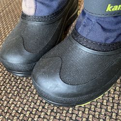 Snow Boots For Kids. Size 4