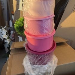 Tupperware Set 