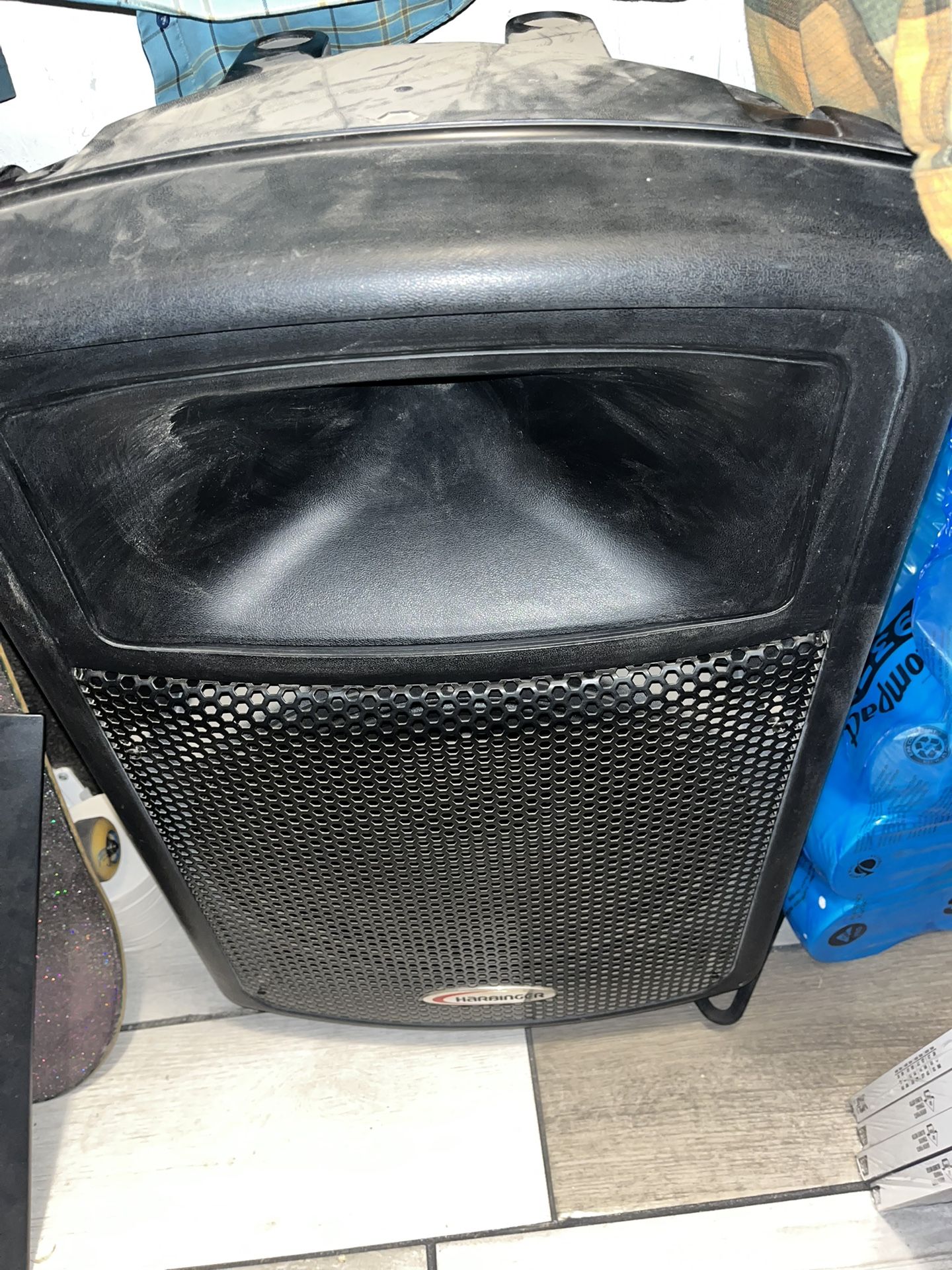 Giant Speaker With Tripod Stand