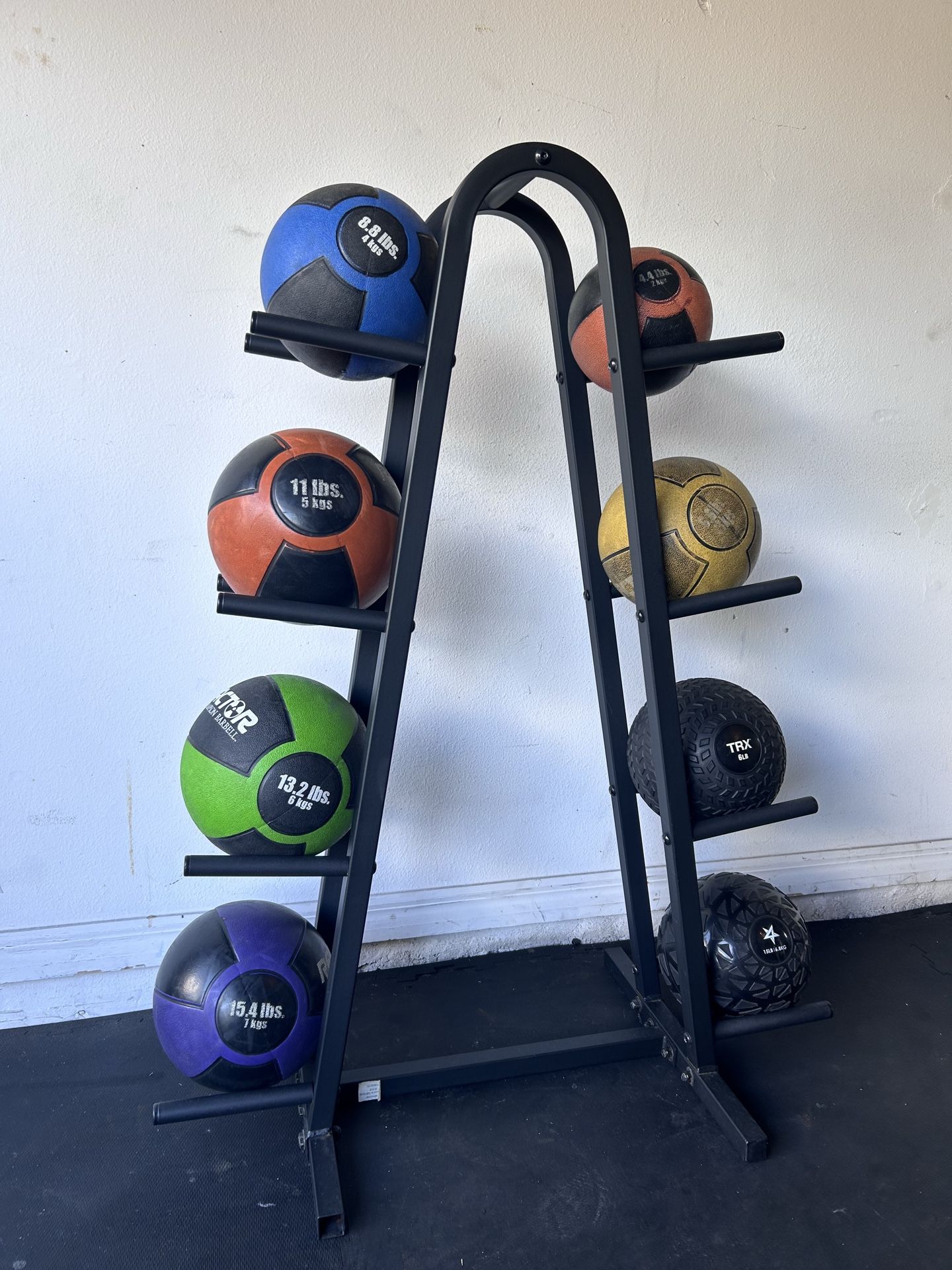 Med Balls with Rack