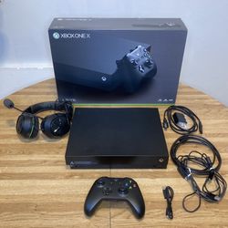 Xbox One X - For Parts / Repair (Powers On, NO Hard Drive)