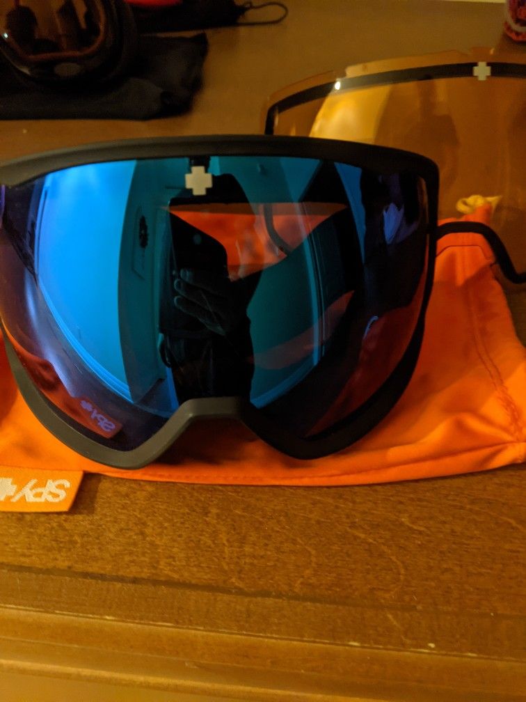 Very Very Nice Spy Ski Snowboard Goggles W Bag And Low Light Lens