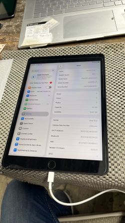 Ipad 8th gen 32gb $90