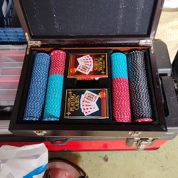 Clay Chip Set, W/2 decks Of New Cards