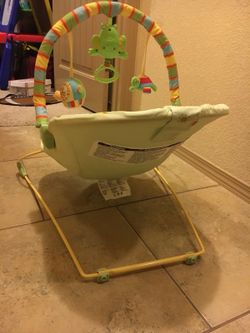 hardly used baby bouncer