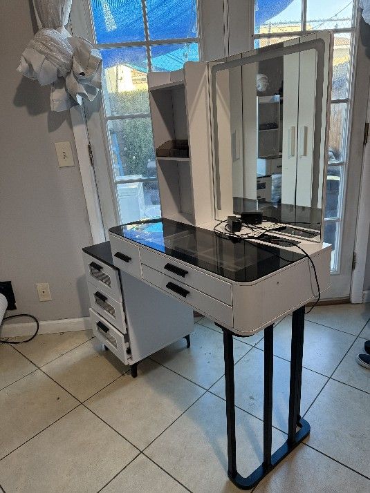 Make Up Vanity