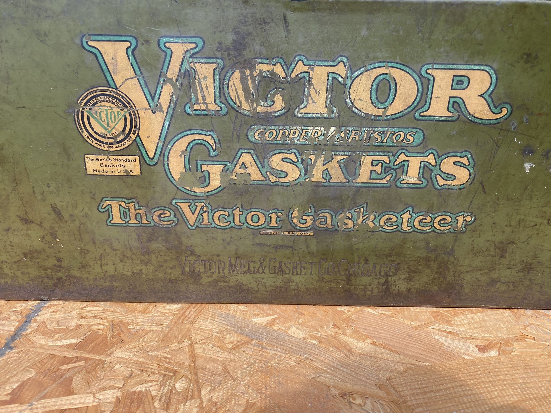 Vintage Victor Automotive Gasket Display