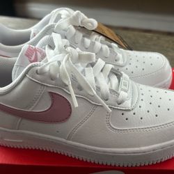W Air Force 1 Size 6 White And Pink 