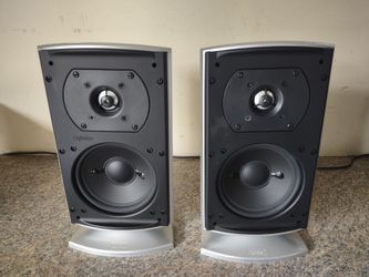 Definitive bookshelf speakers. USA