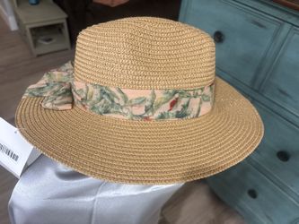 NWT Straw Sun Hat with Floral Bow Band