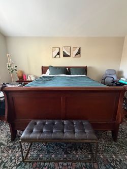 Cherry Wood Sleigh Bedroom Set - California King