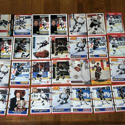 Wayne Gretzky 65 Card Base Lot