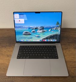16" MacBook Pro M1 Max 10 Core*64GB RAM*512GB SSD