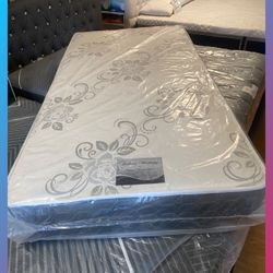 Twin size mattress / Colchon