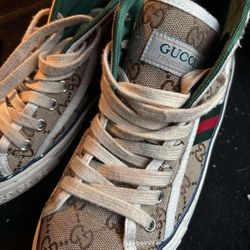 Gucci By Italy 
