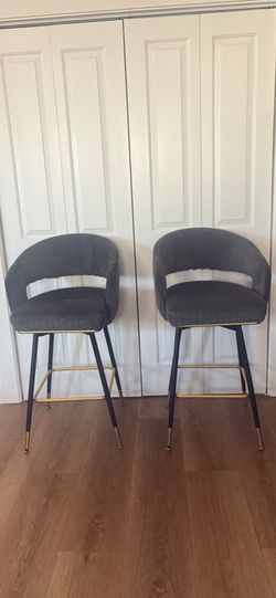 Roellig 29.5 '' Swivel Upholstered Bar Stool with Metal Frame (Set of 2)