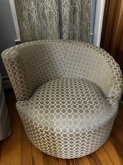  Swivel Chair 