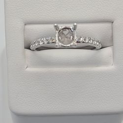 14k Gold Custom Engagement Ring