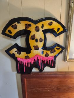 Wall art (designer logo)