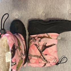 Red Head Brand Co. Kids Size 4. Snow/ Boots
