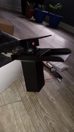 Bthrm Faucet **NEW**