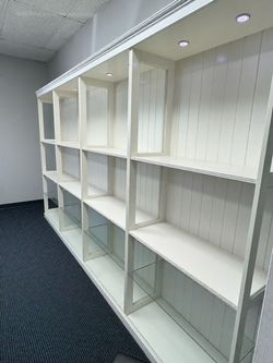 White Bookcase Shelving Unit with LED Lights and Glass Shelves
