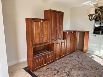 Beutiful Maple Cabinets (Upper Only) (Some Out Of Box And Some Brand New (In Box)