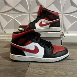 Air Jordan 1 Mid 