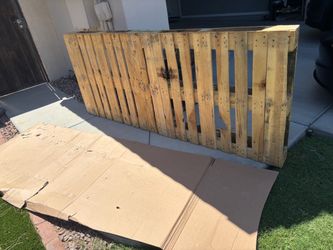 Free double pallet or cut the straps and make it into two Free double pallet or cut the straps and make it into