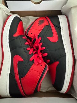 Jordan 1 Mid