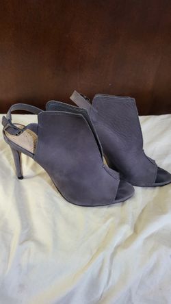 Vince Camuto  Size 7