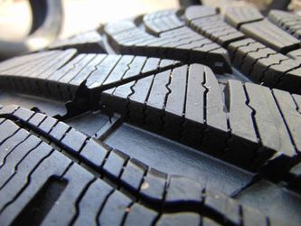 4 Used 235 35 19 Michelin Pilot Alpin PA4 Winter Tires 91V 10.5/32nds Full Tread Date 2022