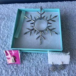 Living Locket SNOWFLAKE Set Ornament & Earrings 