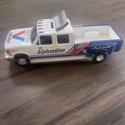 1996 Action MARK MARTIN #6 Valvoline DUALLY Pickup Ford 1/24 Diecast Bank Nascar