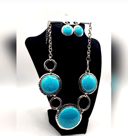 Silver Choker and Dangling Earrings Set.